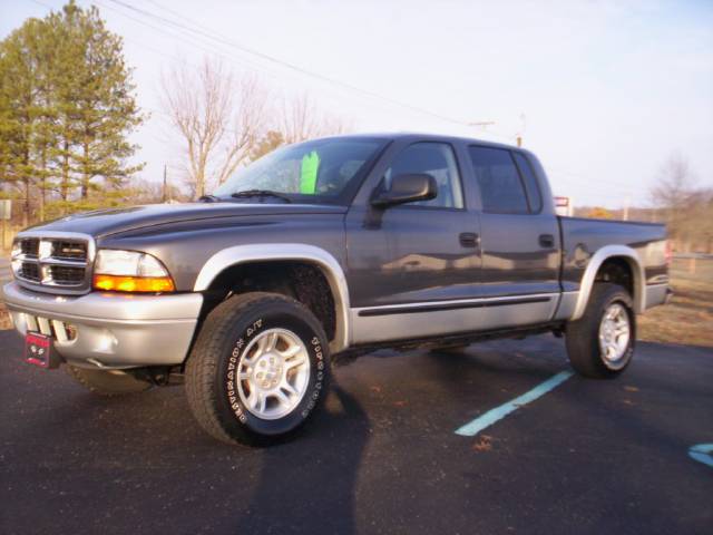 Dodge Dakota 2004 photo 2