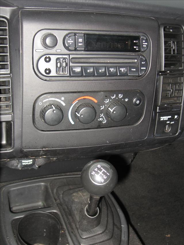 Dodge Dakota 2004 photo 2