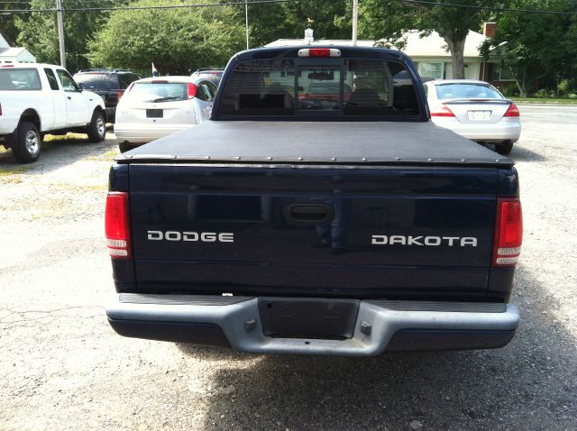 Dodge Dakota 2004 photo 2