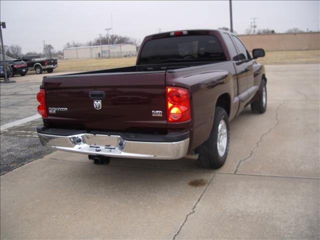 Dodge Dakota 2005 photo 2