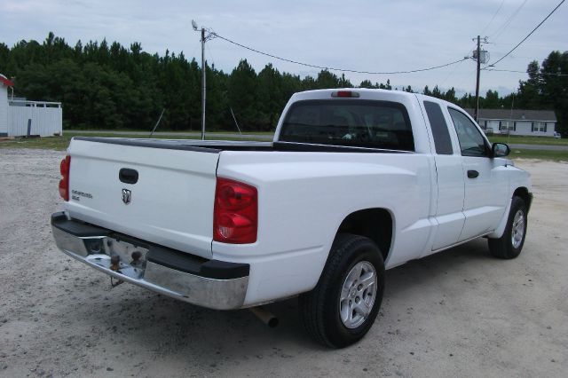 Dodge Dakota 2005 photo 2