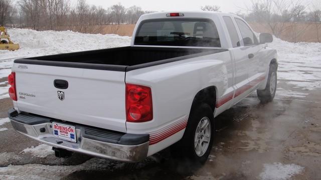 Dodge Dakota 2005 photo 2