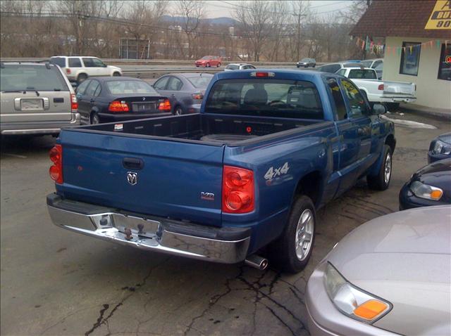 Dodge Dakota 2005 photo 2