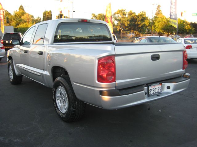 Dodge Dakota 2005 photo 2