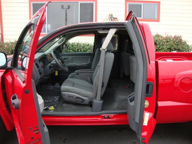 Dodge Dakota 2005 photo 2