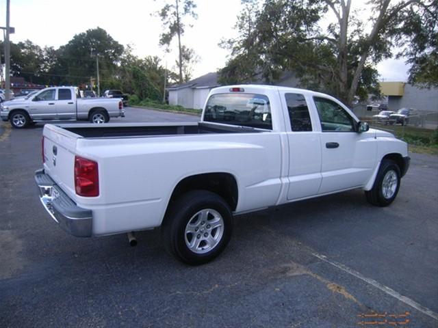 Dodge Dakota 2005 photo 2