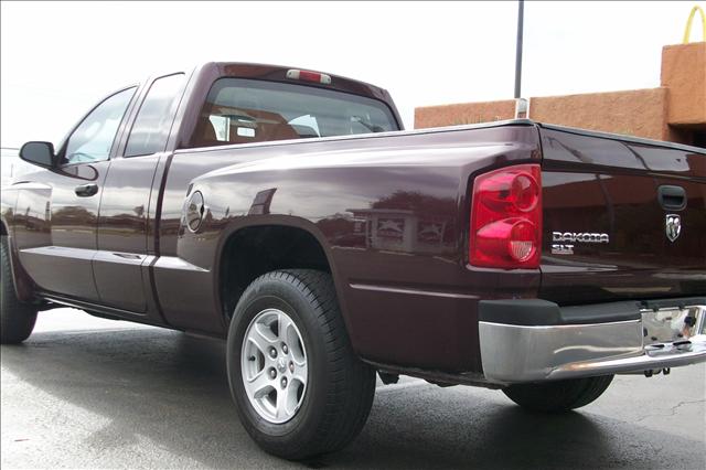 Dodge Dakota 2005 photo 2