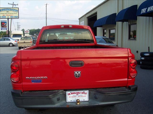 Dodge Dakota 2005 photo 2