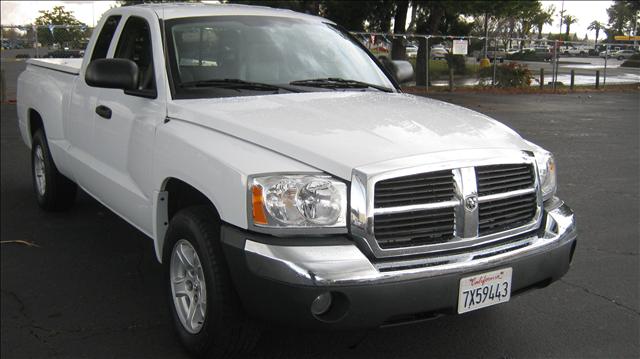 Dodge Dakota SLT Pickup