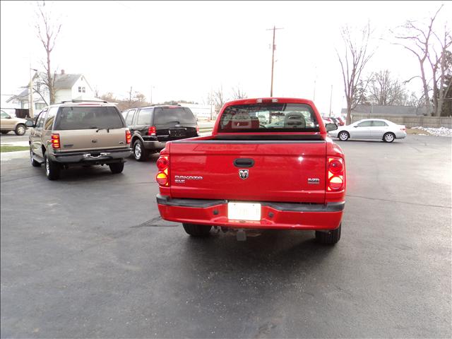 Dodge Dakota 2005 photo 2