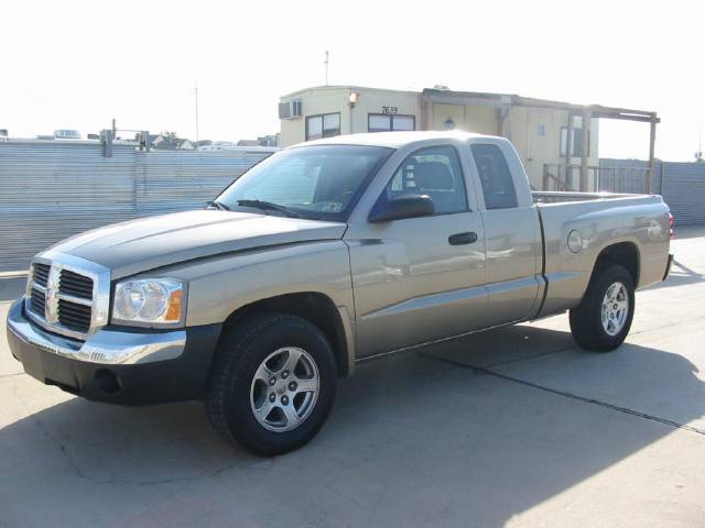 Dodge Dakota SLT Pickup