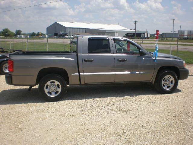 Dodge Dakota SLT Pickup