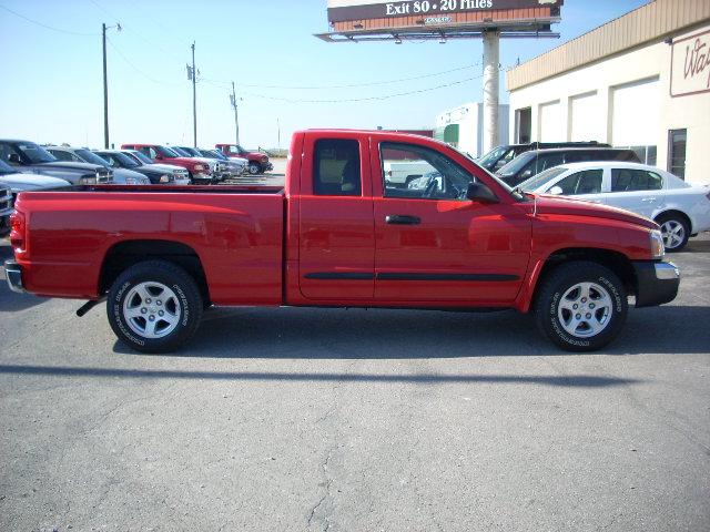 Dodge Dakota SLT Pickup