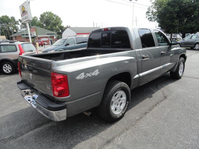 Dodge Dakota SLT Pickup Truck