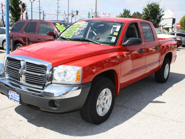 Dodge Dakota SLT Pickup