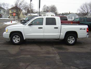 Dodge Dakota 2005 photo 2