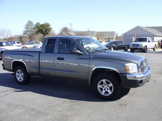 Dodge Dakota 2005 photo 2