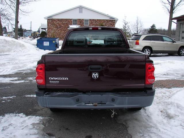 Dodge Dakota 2005 photo 2