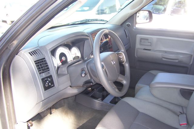 Dodge Dakota 2005 photo 2