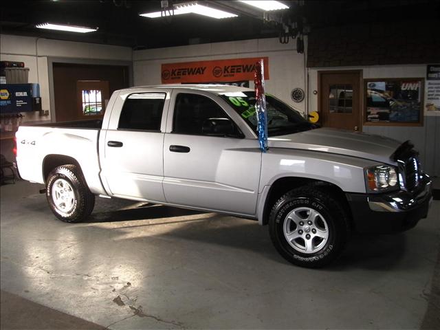 Dodge Dakota SLT Pickup