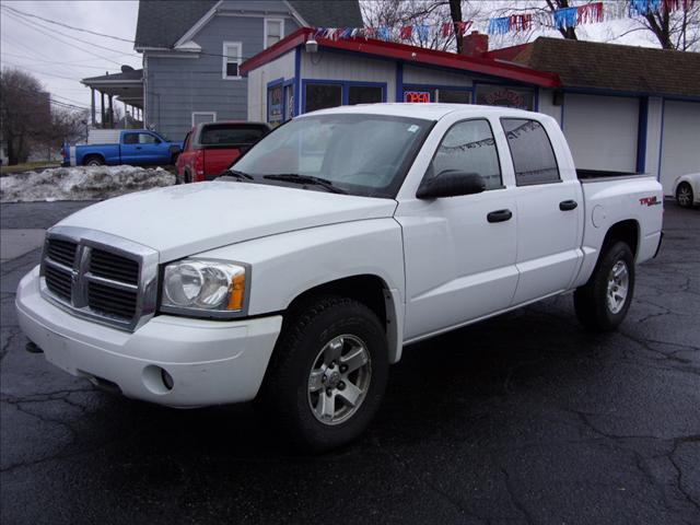 Dodge Dakota SLT Pickup