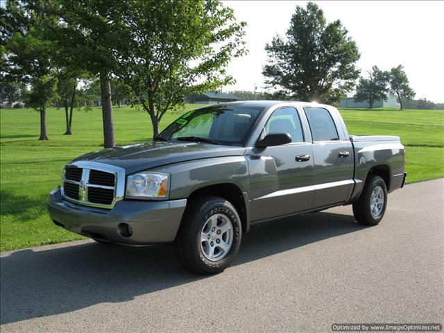 Dodge Dakota SLT Pickup