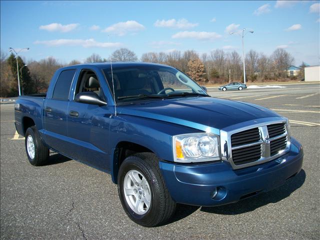 Dodge Dakota 323i 4dr Sdn Sedan Pickup