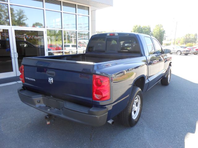 Dodge Dakota 4dr LX 4WD Auto Pickup Truck