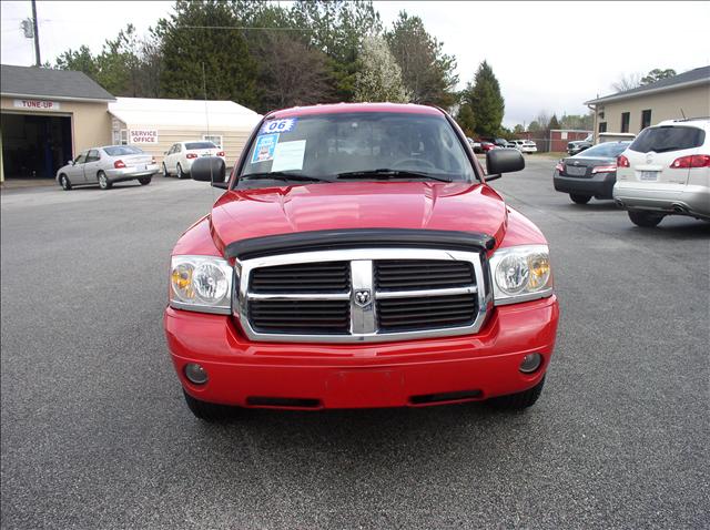 Dodge Dakota SLT Pickup