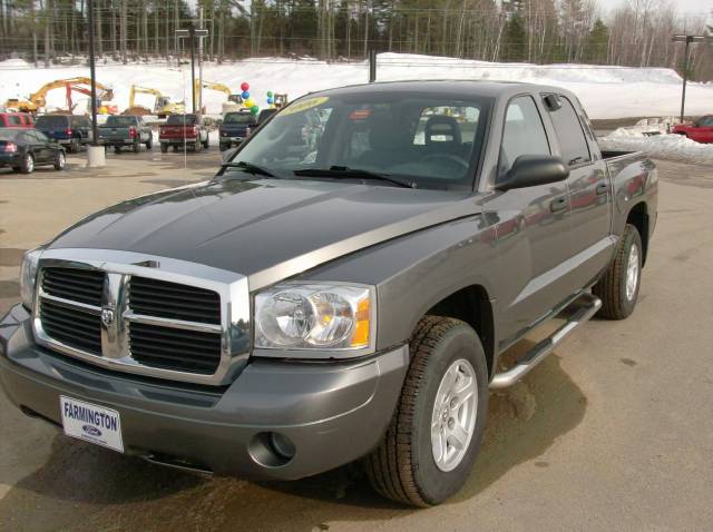 Dodge Dakota SLT Pickup