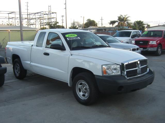 Dodge Dakota Base Extended Cab Pickup