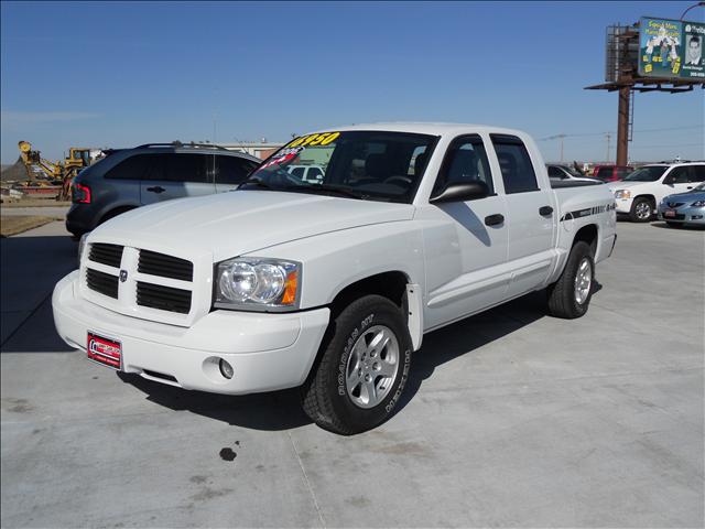 Dodge Dakota SLT Pickup