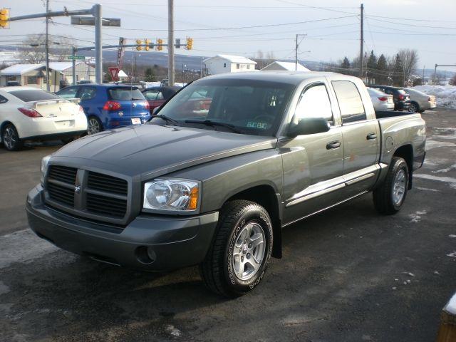 Dodge Dakota SLT Pickup