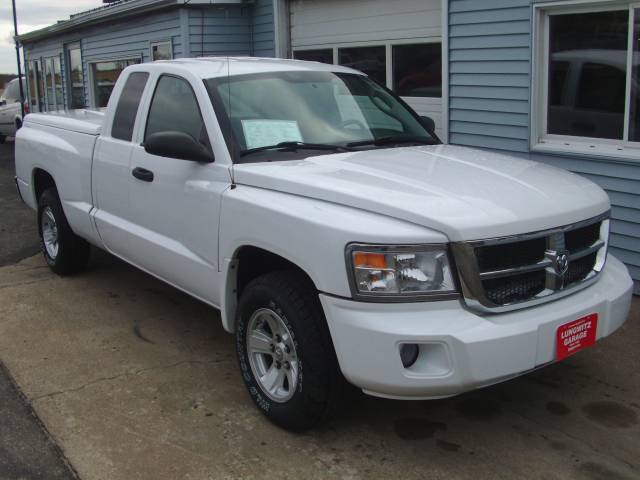 Dodge Dakota SLT Pickup