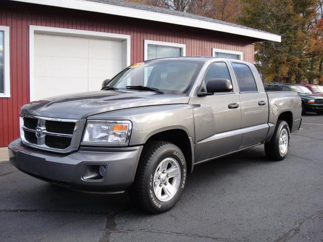 Dodge Dakota SLT Pickup