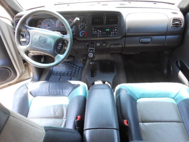 Dodge Durango 2000 photo 16