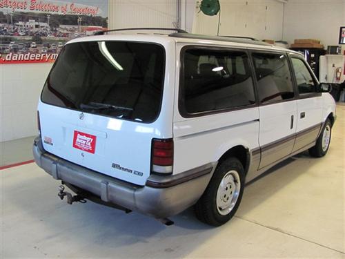 Dodge Grand Caravan 1992 photo 2