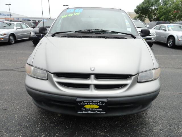 Dodge Grand Caravan 1996 photo 3