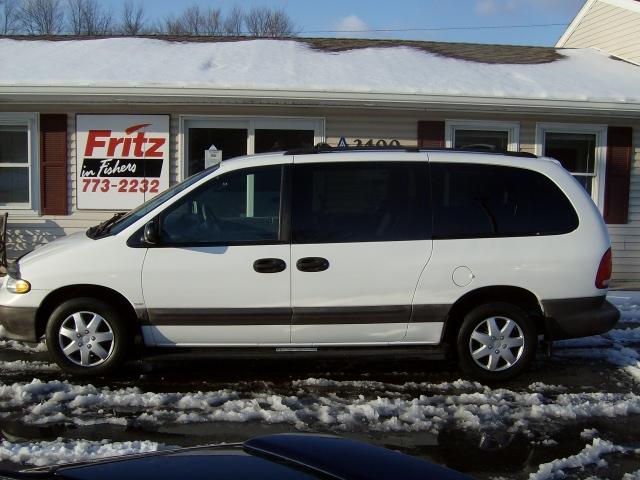 Dodge Grand Caravan 1996 photo 2