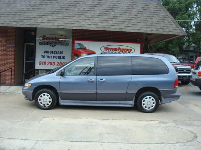 Dodge Grand Caravan 1996 photo 3