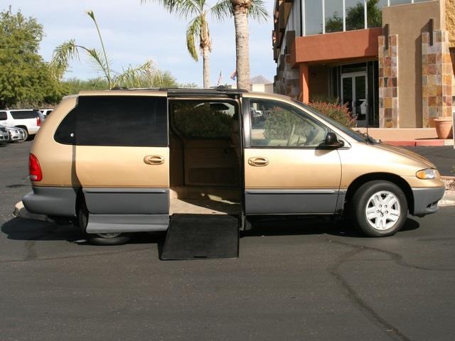 Dodge Grand Caravan 1996 photo 3