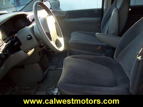 Dodge Grand Caravan 1996 photo 2