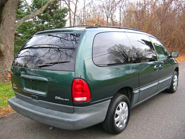 Dodge Grand Caravan 1996 photo 1