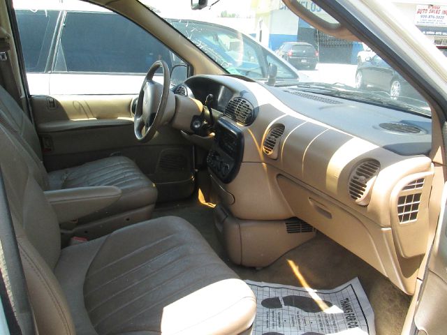 Dodge Grand Caravan 1997 photo 2