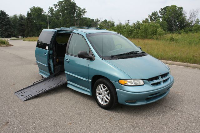 Dodge Grand Caravan 1998 photo 2