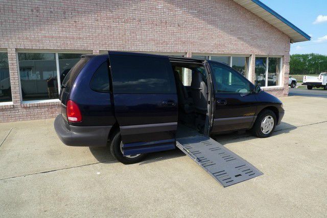 Dodge Grand Caravan 1999 photo 1