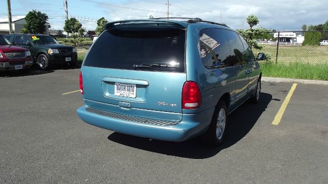 Dodge Grand Caravan 1999 photo 2