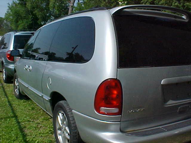 Dodge Grand Caravan 1999 photo 2