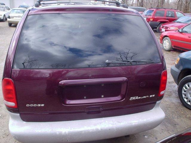 Dodge Grand Caravan 1999 photo 2