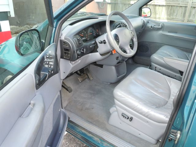 Dodge Grand Caravan 2000 photo 14